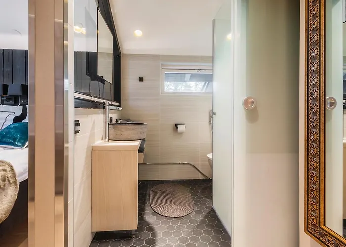 Boutique-hotelli Vellamo - Lehmonkaerki 4* Asikkala (Southern Finland)